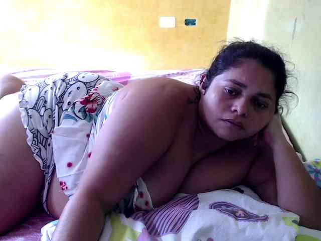 mia-naughty webcam