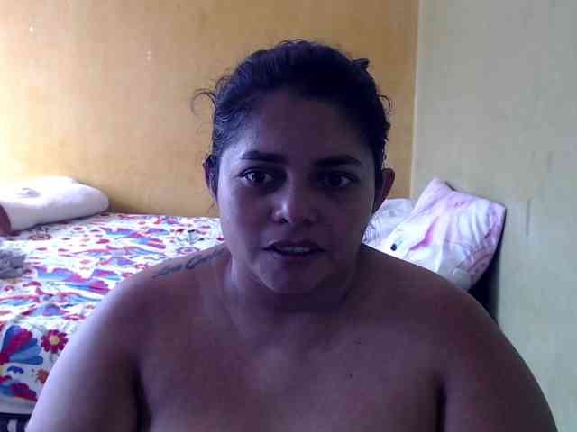 mia-naughty webcam
