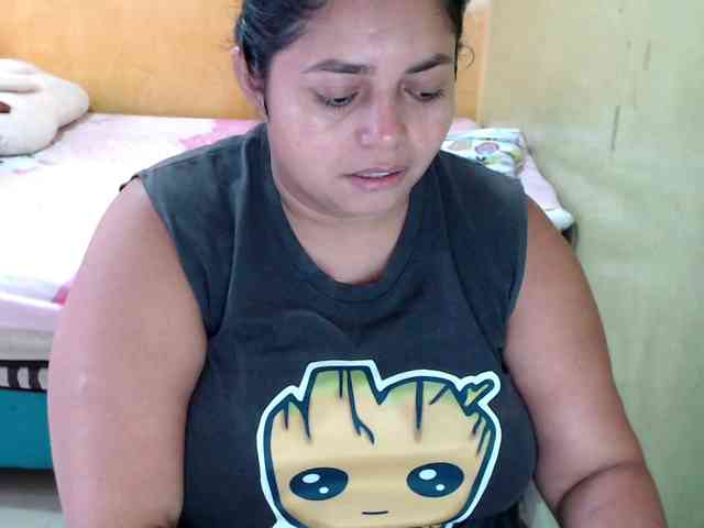 mia-naughty webcam