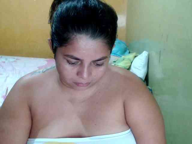 mia-naughty webcam