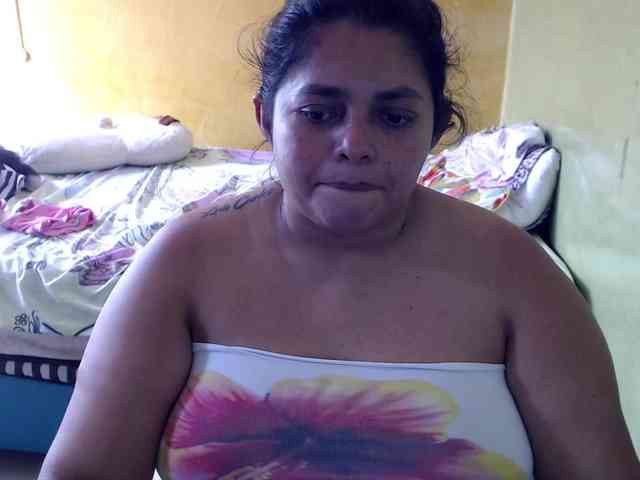 mia-naughty webcam