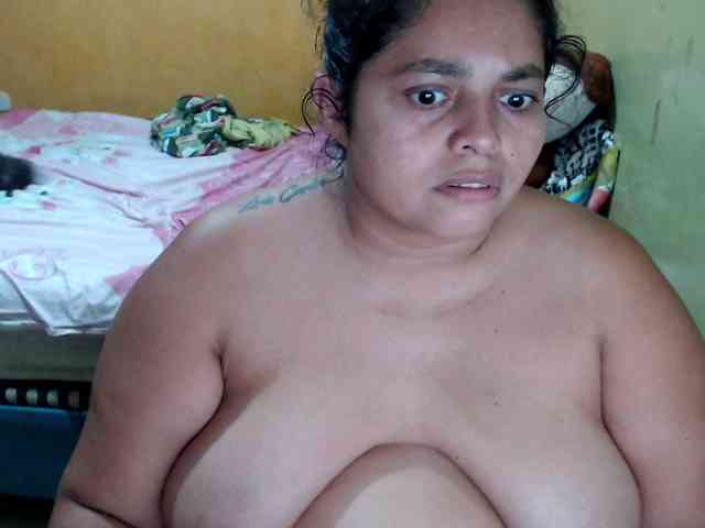mia-naughty webcam
