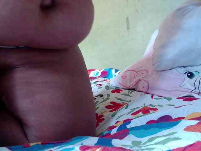 mia-naughty webcam