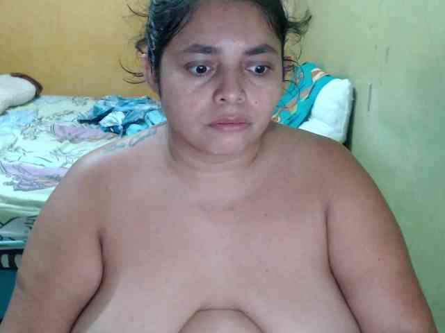 mia-naughty webcam