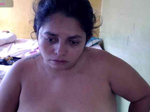 mia-naughty webcam