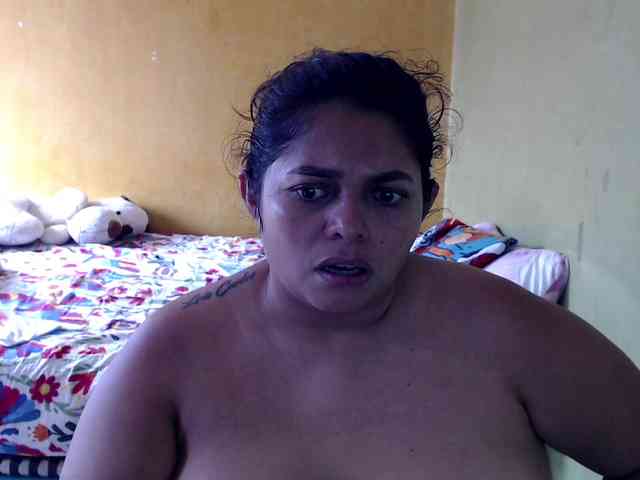 mia-naughty webcam