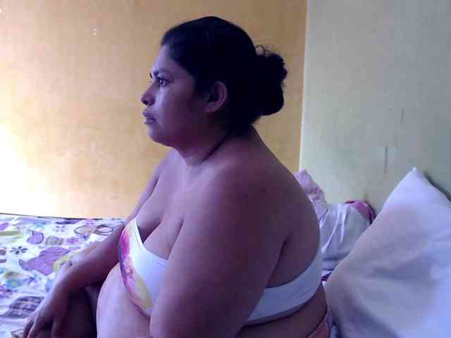 mia-naughty webcam