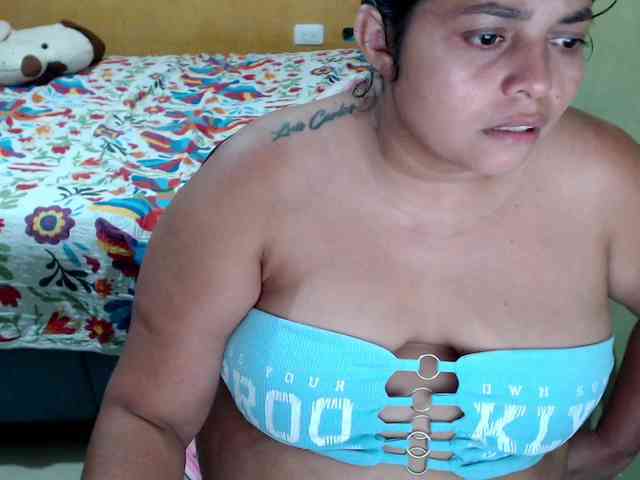 mia-naughty webcam