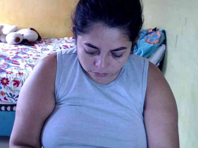 mia-naughty webcam