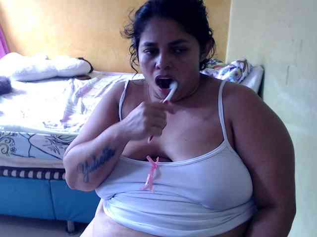 mia-naughty webcam