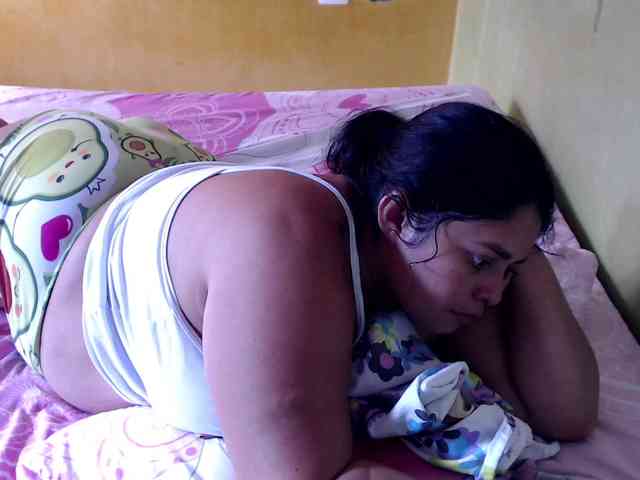 mia-naughty webcam