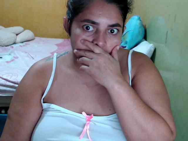 mia-naughty webcam
