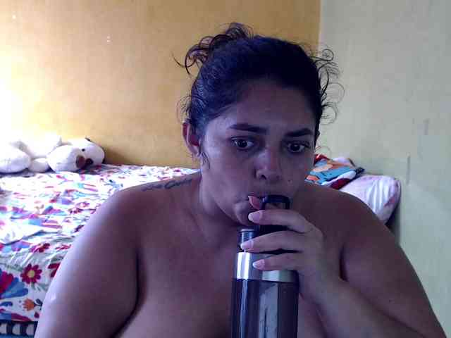mia-naughty webcam