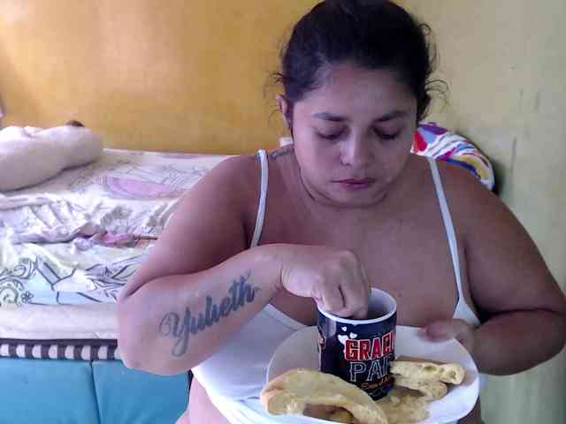 mia-naughty webcam