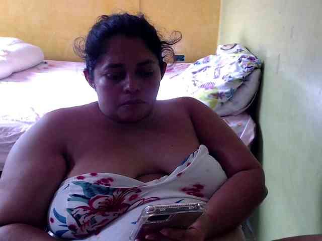 mia-naughty webcam
