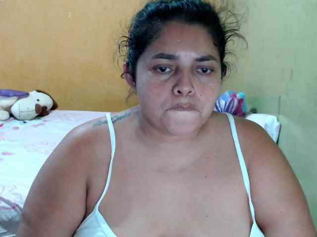mia-naughty webcam