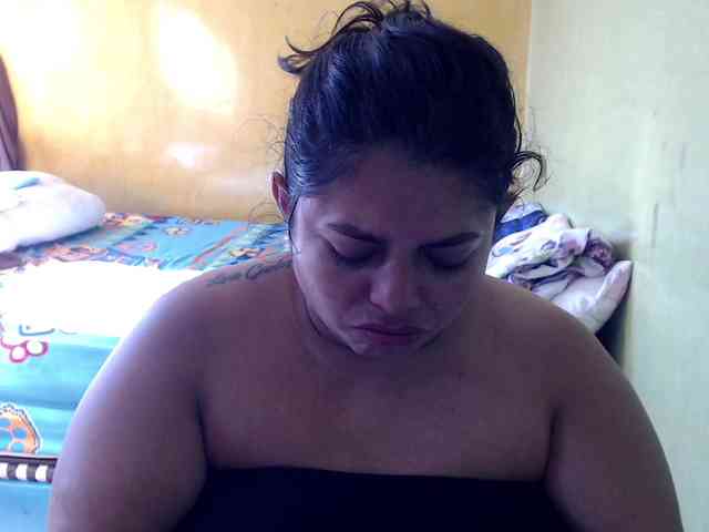 mia-naughty webcam