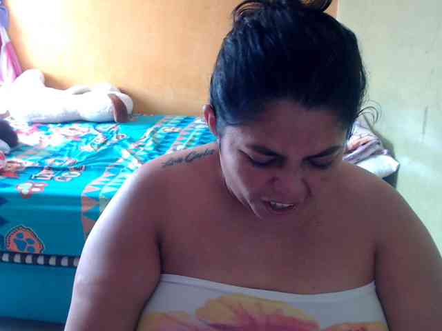 mia-naughty webcam