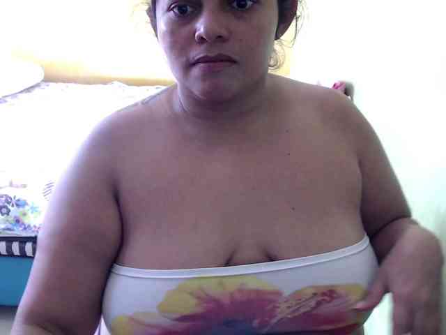 mia-naughty webcam