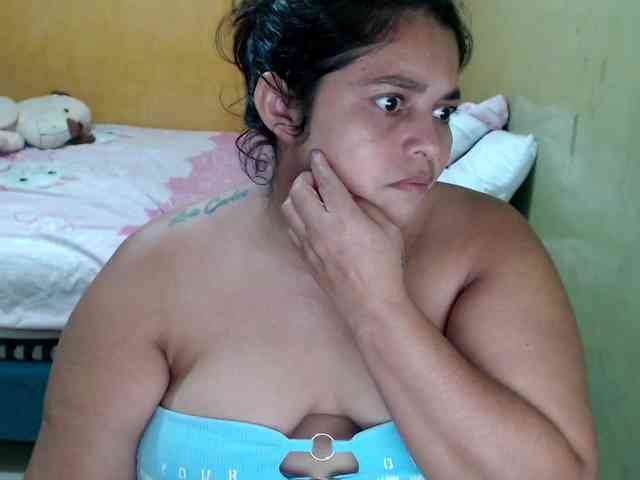 mia-naughty webcam
