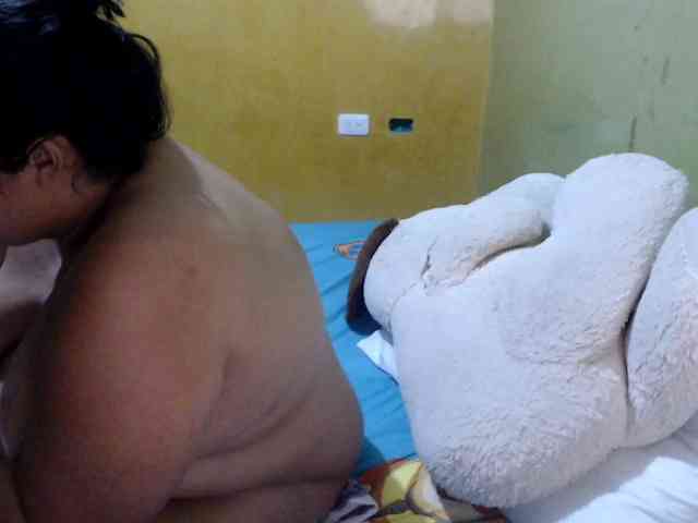 mia-naughty webcam