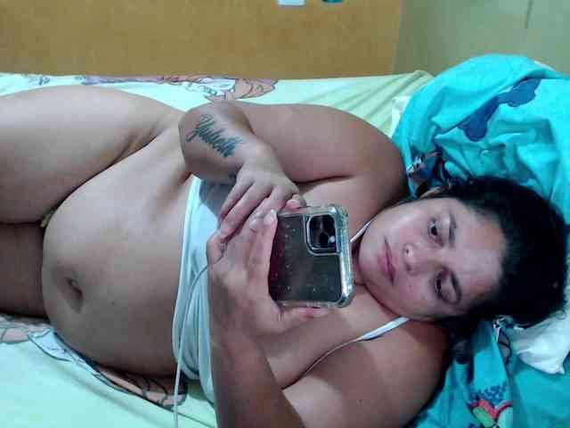mia-naughty webcam