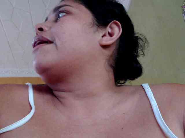 mia-naughty webcam