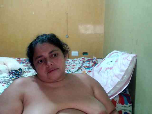 mia-naughty webcam