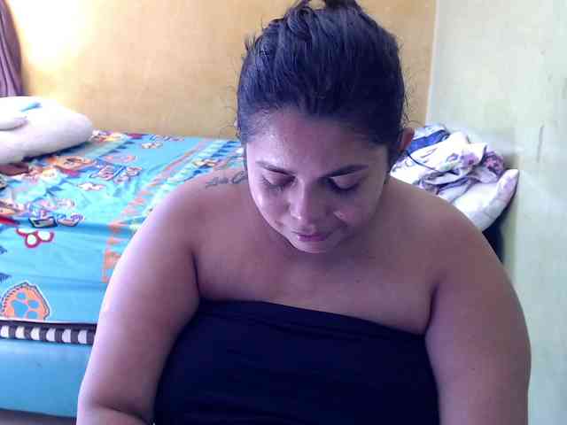 mia-naughty webcam