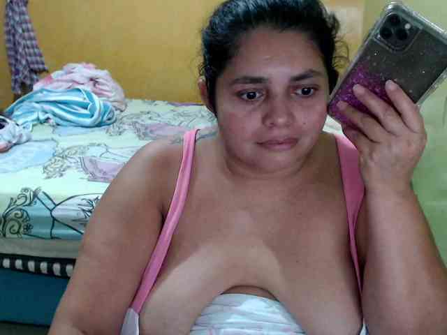 mia-naughty webcam