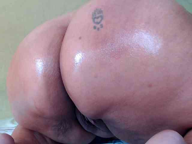 mia-naughty webcam