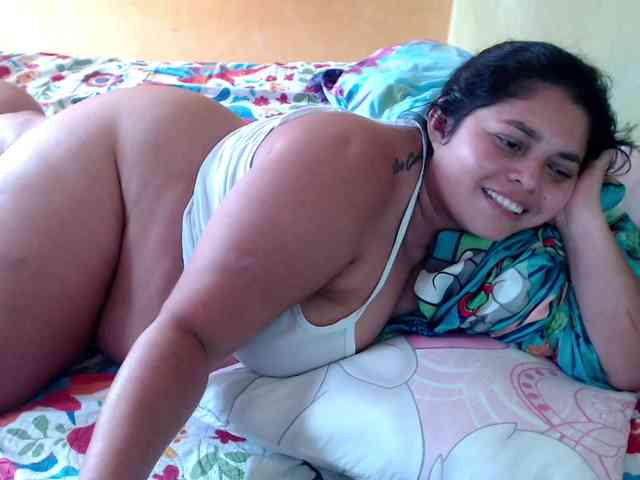mia-naughty webcam