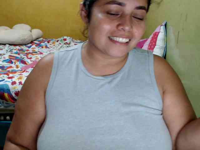 mia-naughty webcam