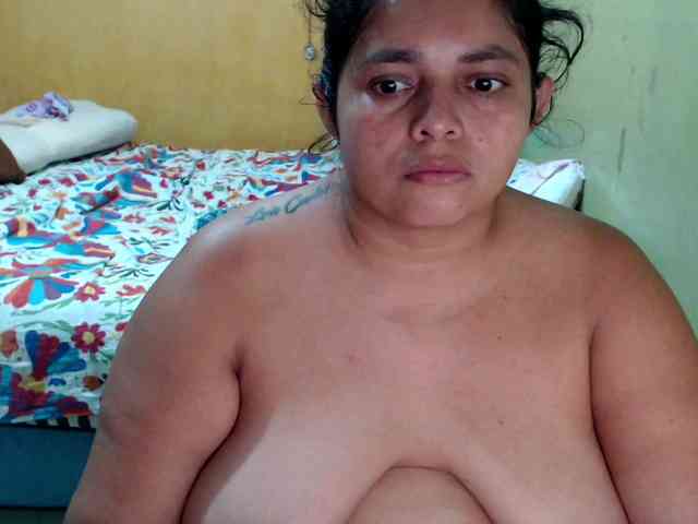 mia-naughty webcam