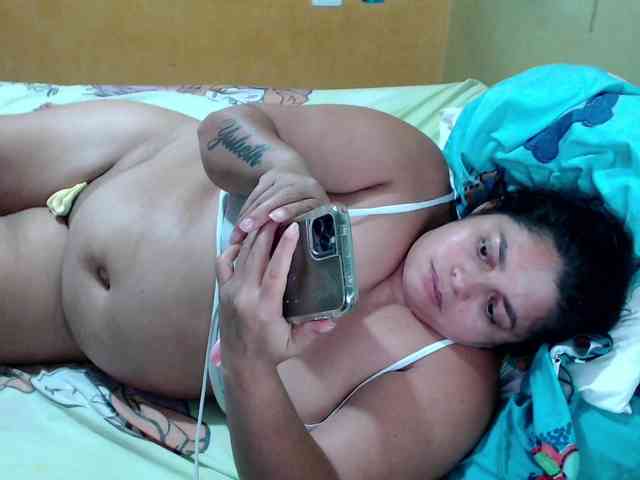 mia-naughty webcam