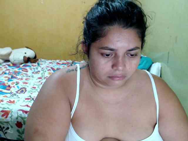 mia-naughty webcam