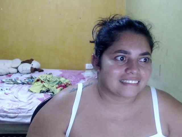 mia-naughty webcam