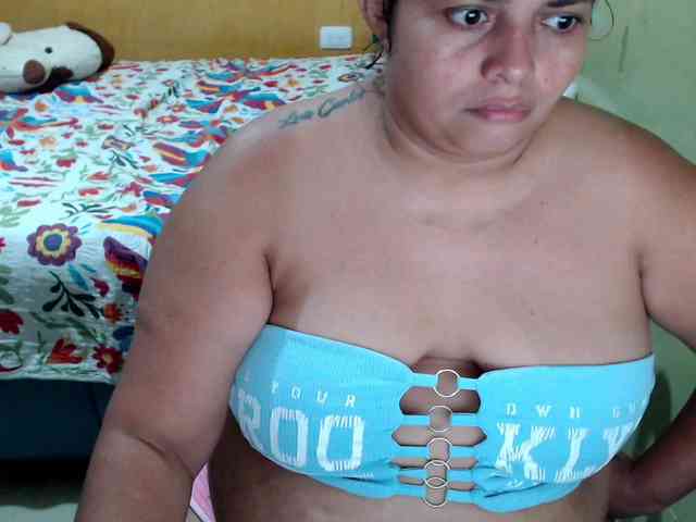 mia-naughty webcam
