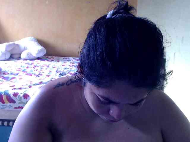 mia-naughty webcam