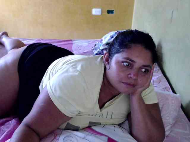 mia-naughty webcam