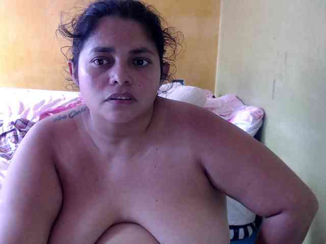 mia-naughty Live Webcam on BongaCams