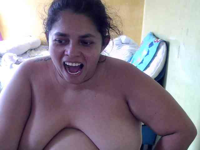 mia-naughty webcam