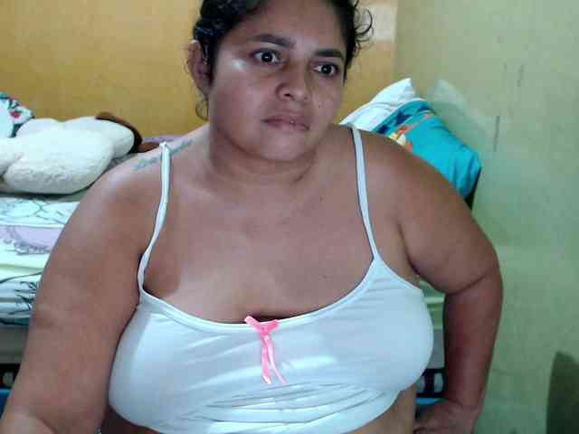 mia-naughty webcam