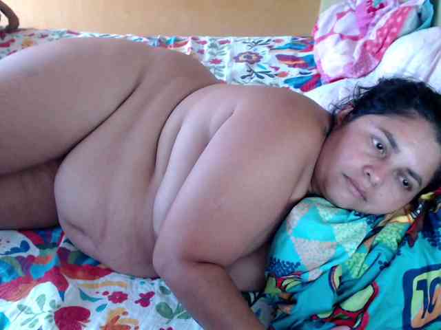 mia-naughty webcam