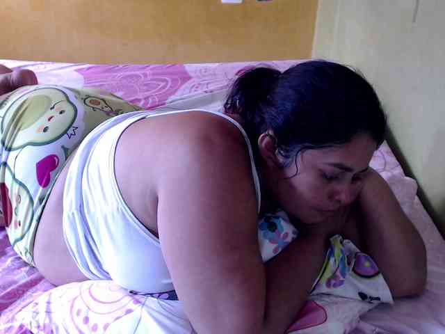 mia-naughty webcam