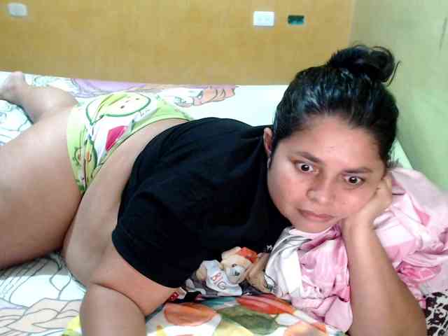 mia-naughty webcam