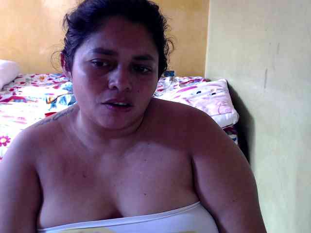 mia-naughty webcam