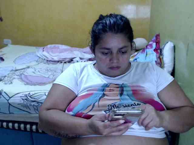 mia-naughty webcam