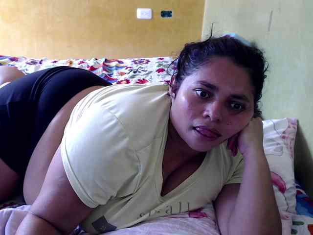 mia-naughty webcam