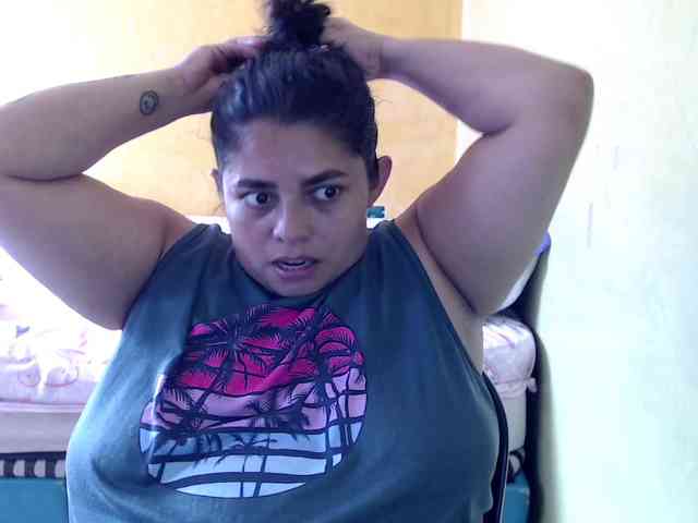 mia-naughty webcam